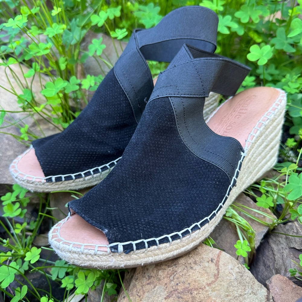 Gentle Souls by Kenneth Cole
Women's Colleen Espadrille Wedge Sandals - Picture 2 of 10